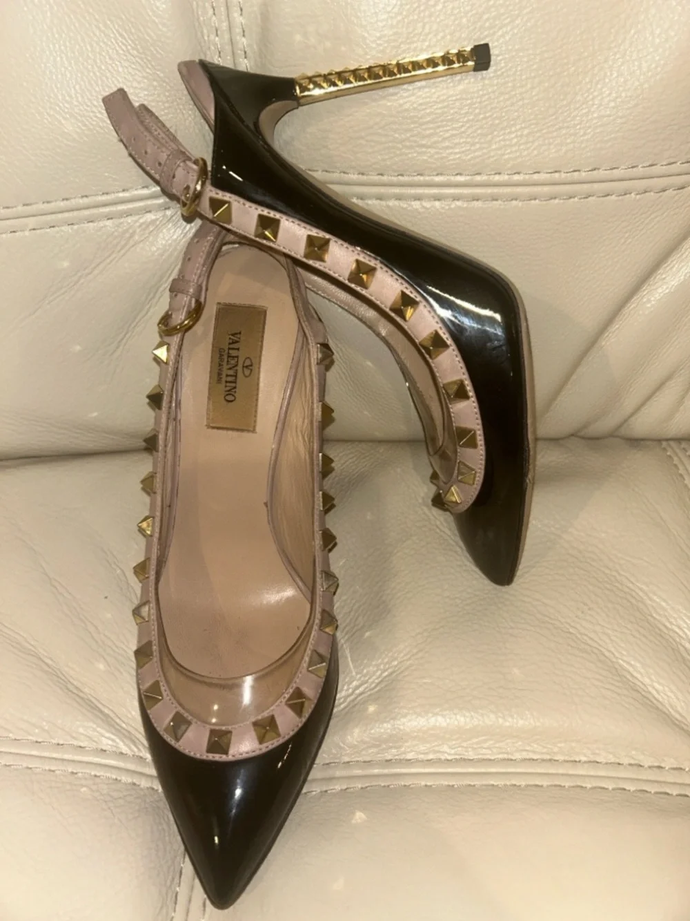 Valentino Black and Blush Rockstud Pointed Toe Stiletto Pumps Size 37 US 7
